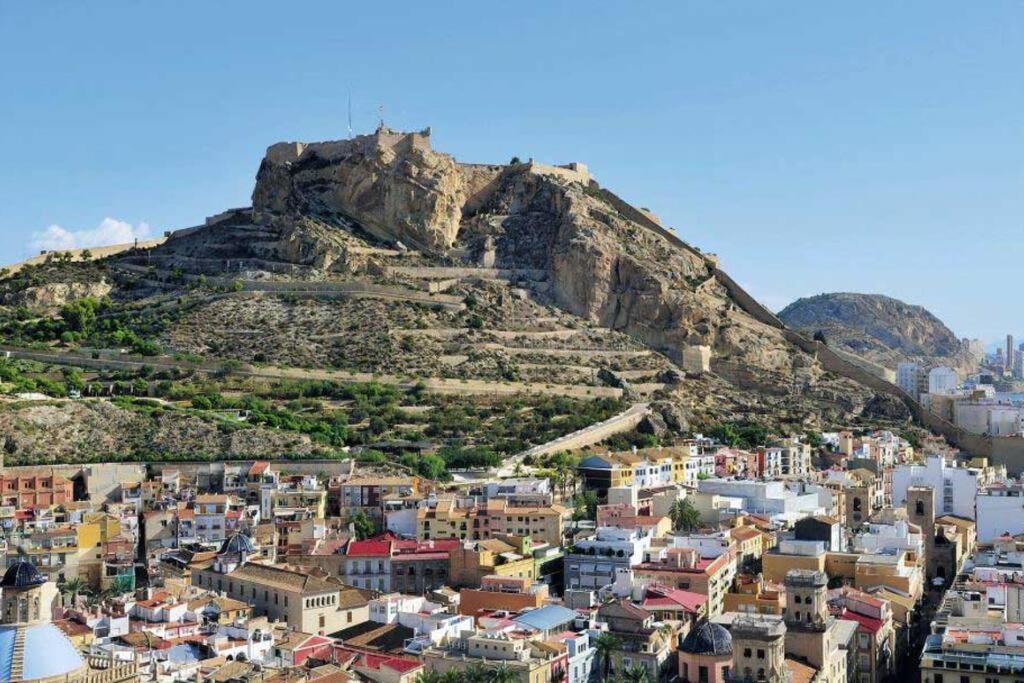 Beautiful Apartment In Calle Mayor Alicante Bagian luar foto